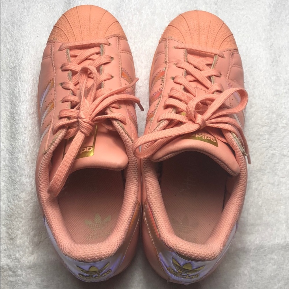 peach color sneakers